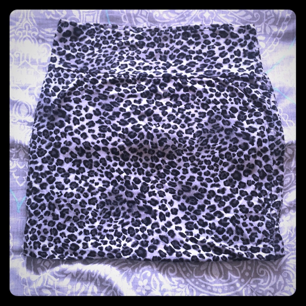 Form fitting skirt